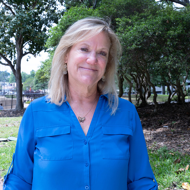 Headshot of Dr. Elizabeth Gross